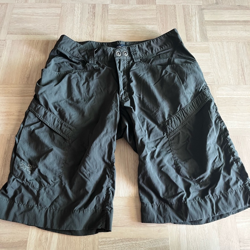 Arc'teryx Black Cargo Shorts for Men